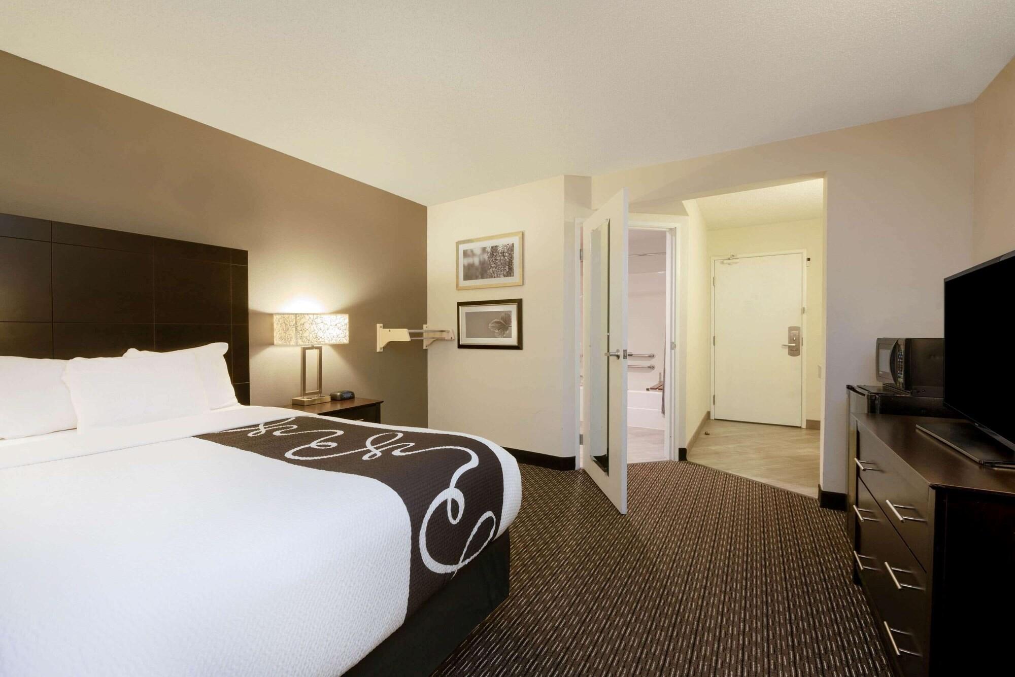Hotel La Quinta By Wyndham Cleveland Macedonia Extérieur photo