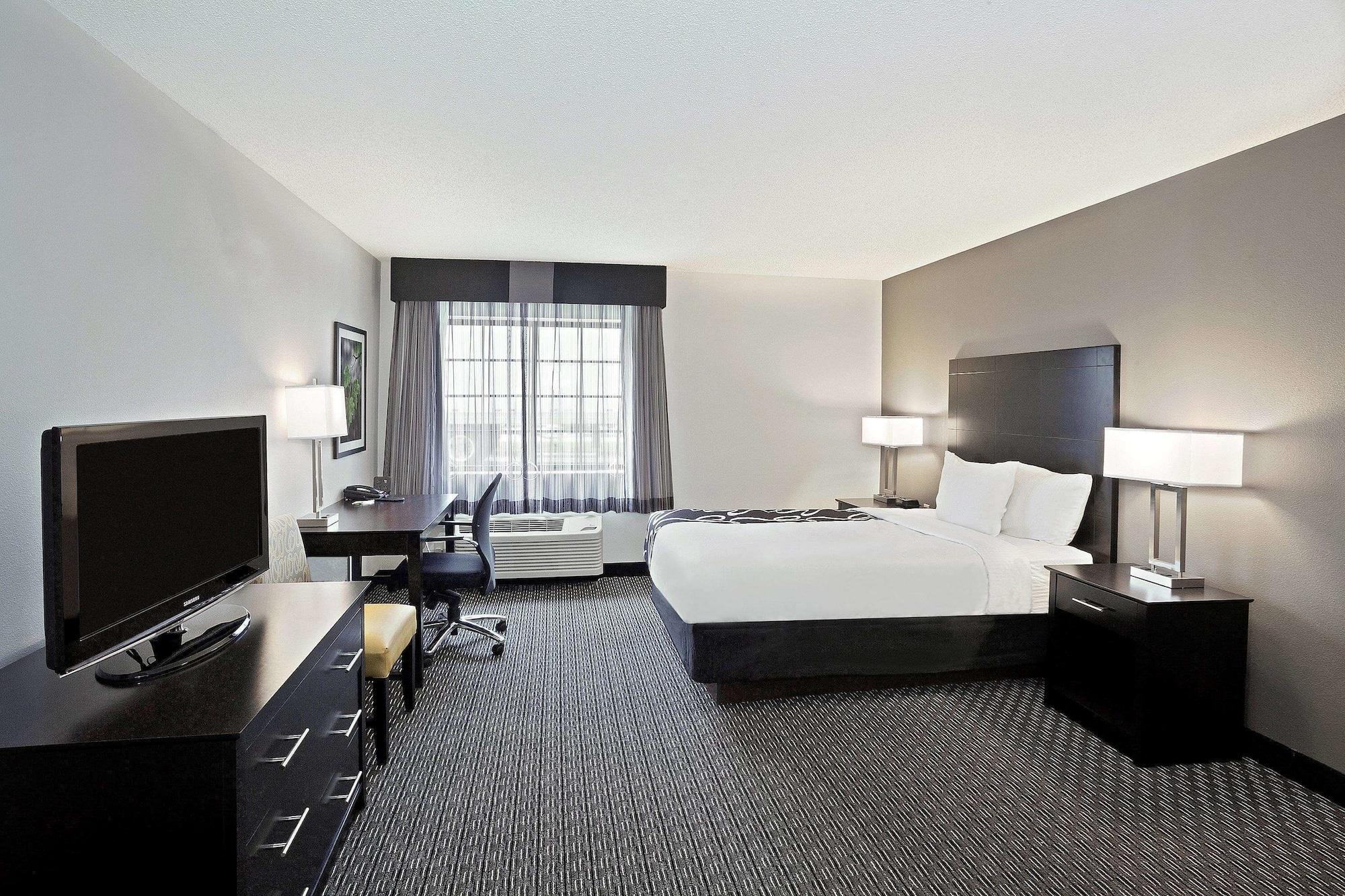 Hotel La Quinta By Wyndham Cleveland Macedonia Extérieur photo