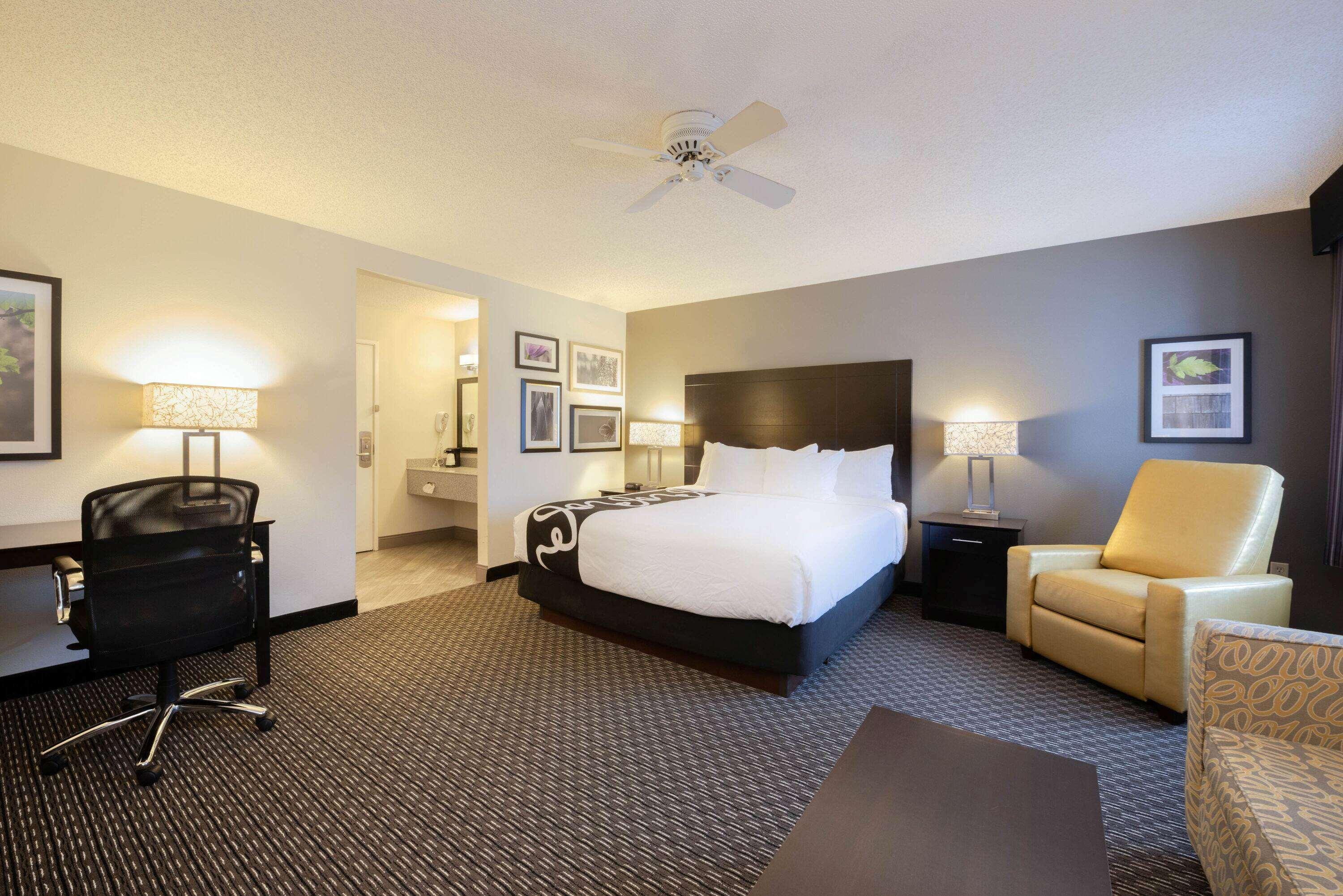 Hotel La Quinta By Wyndham Cleveland Macedonia Extérieur photo