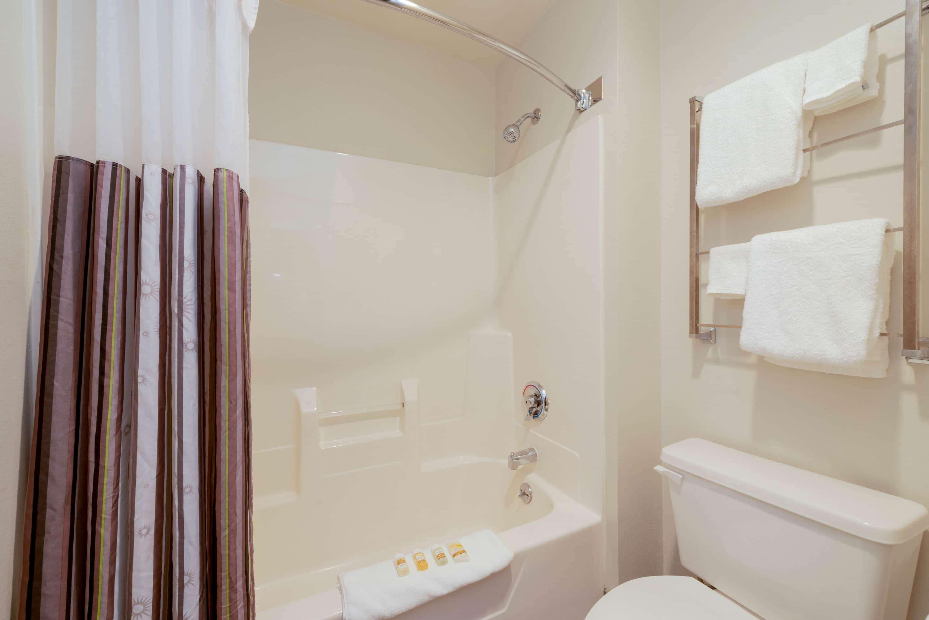 Hotel La Quinta By Wyndham Cleveland Macedonia Extérieur photo