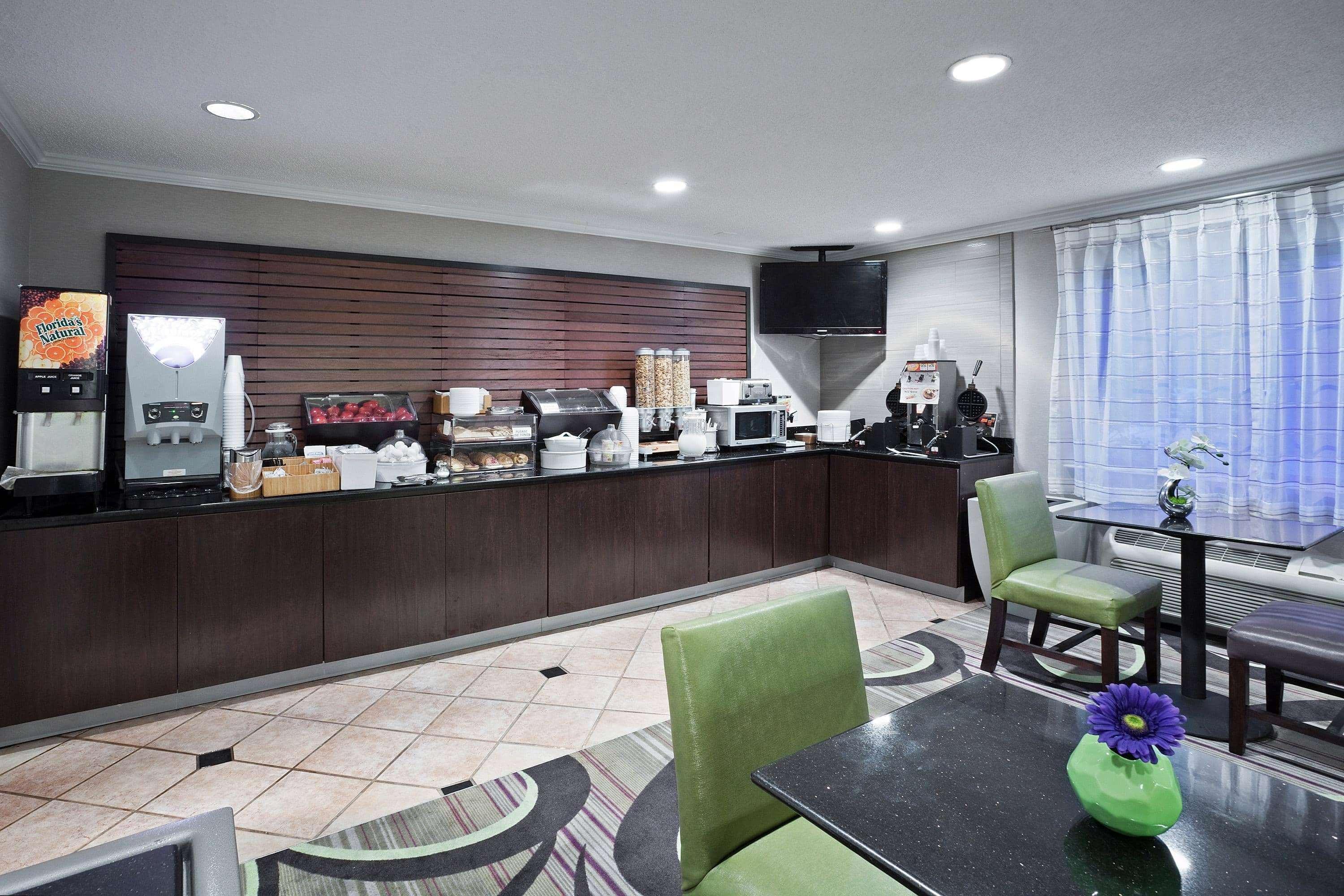 Hotel La Quinta By Wyndham Cleveland Macedonia Extérieur photo