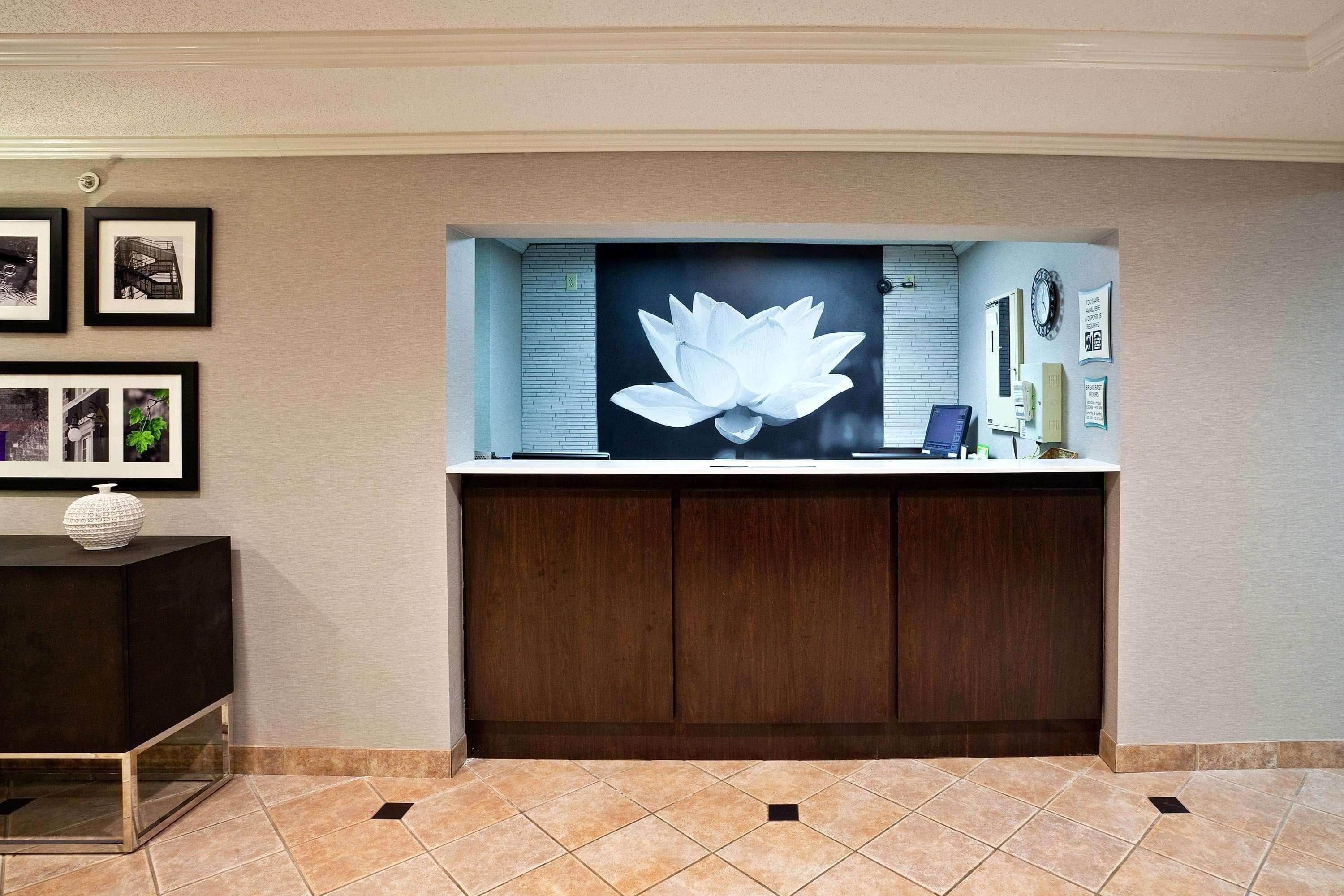 Hotel La Quinta By Wyndham Cleveland Macedonia Extérieur photo