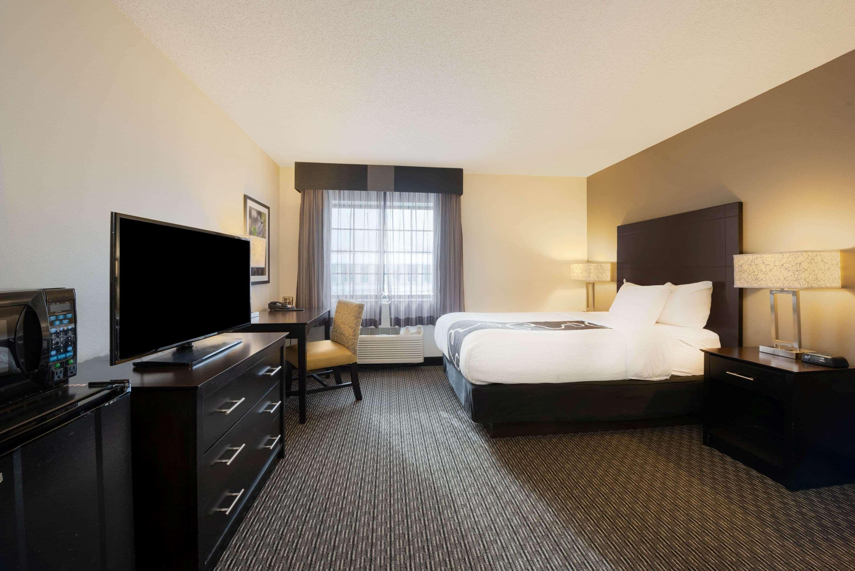 Hotel La Quinta By Wyndham Cleveland Macedonia Extérieur photo