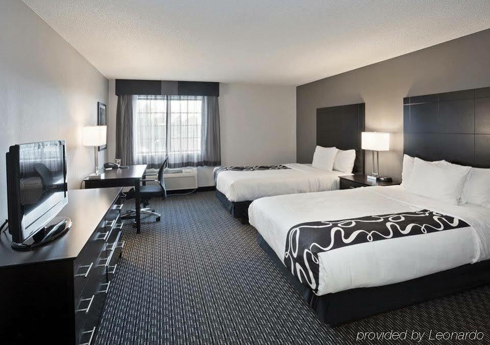 Hotel La Quinta By Wyndham Cleveland Macedonia Extérieur photo