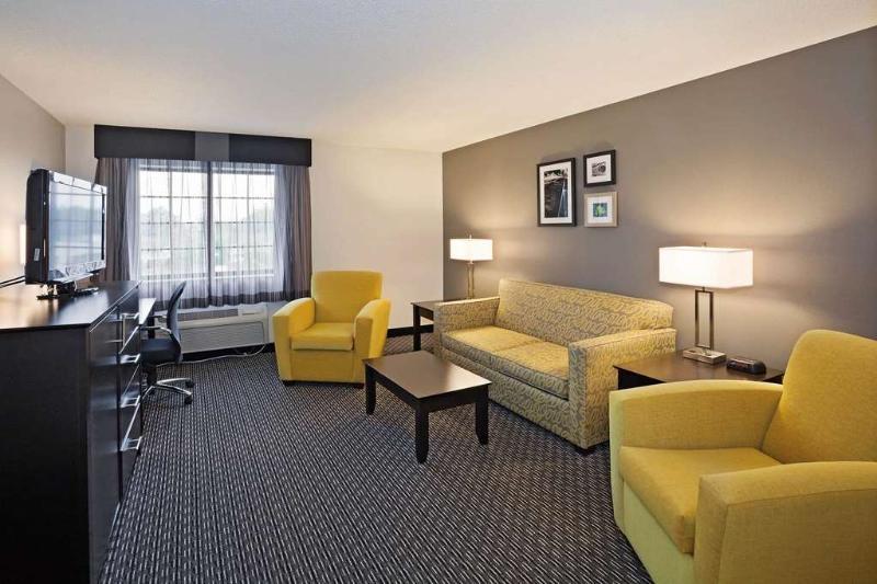 Hotel La Quinta By Wyndham Cleveland Macedonia Extérieur photo